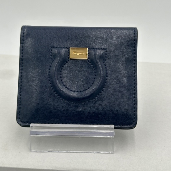 NIB Ferragamo Bifold Wallet - Picture 3 of 11